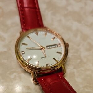 Elegant Red Strap Quartz Watch Stainless Steel Back